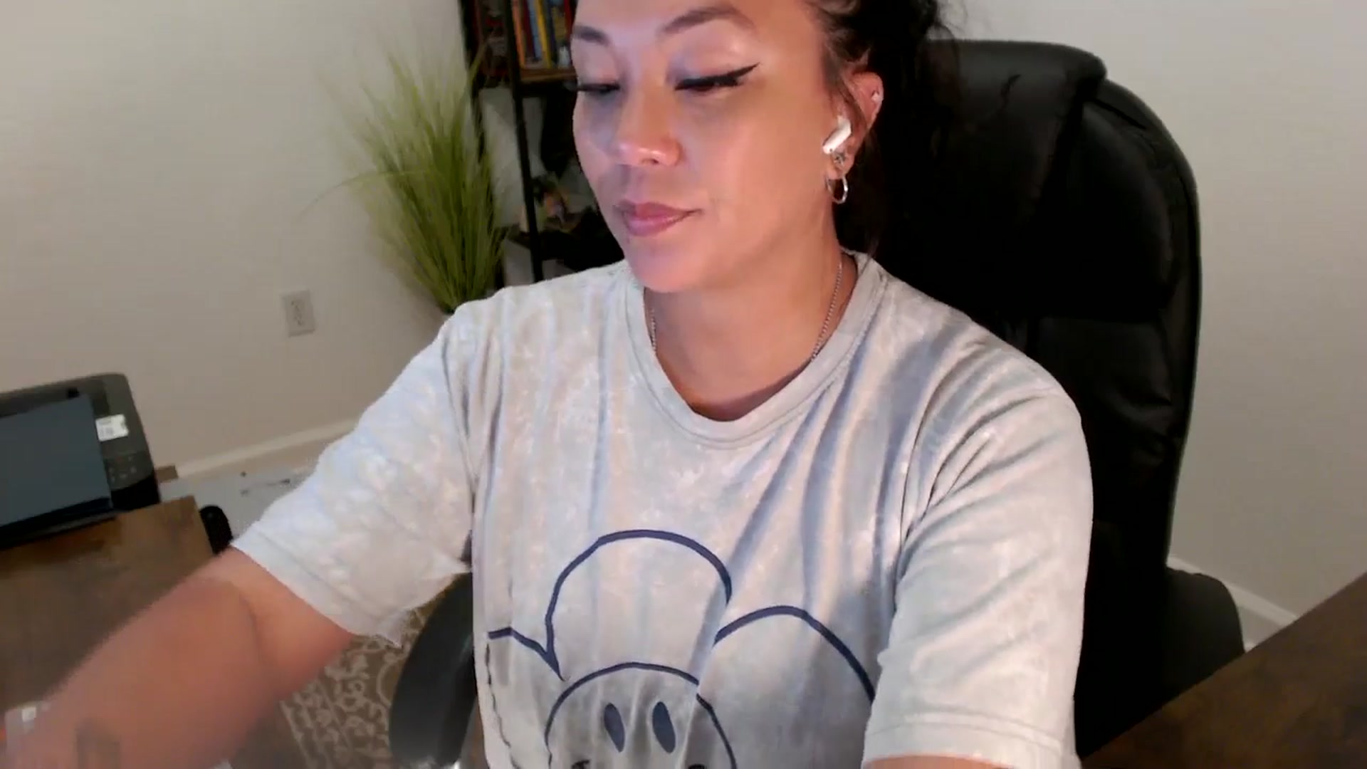 Gallery image thumbnail from MickaylaStar's myfreecams stream on, 06/27/2025, 20:02 image 6 of 20