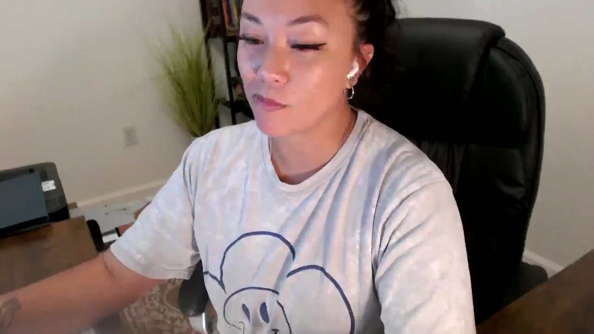 Gallery image thumbnail from MickaylaStar's myfreecams stream on, 06/27/2025, 20:02 image 5 of 20