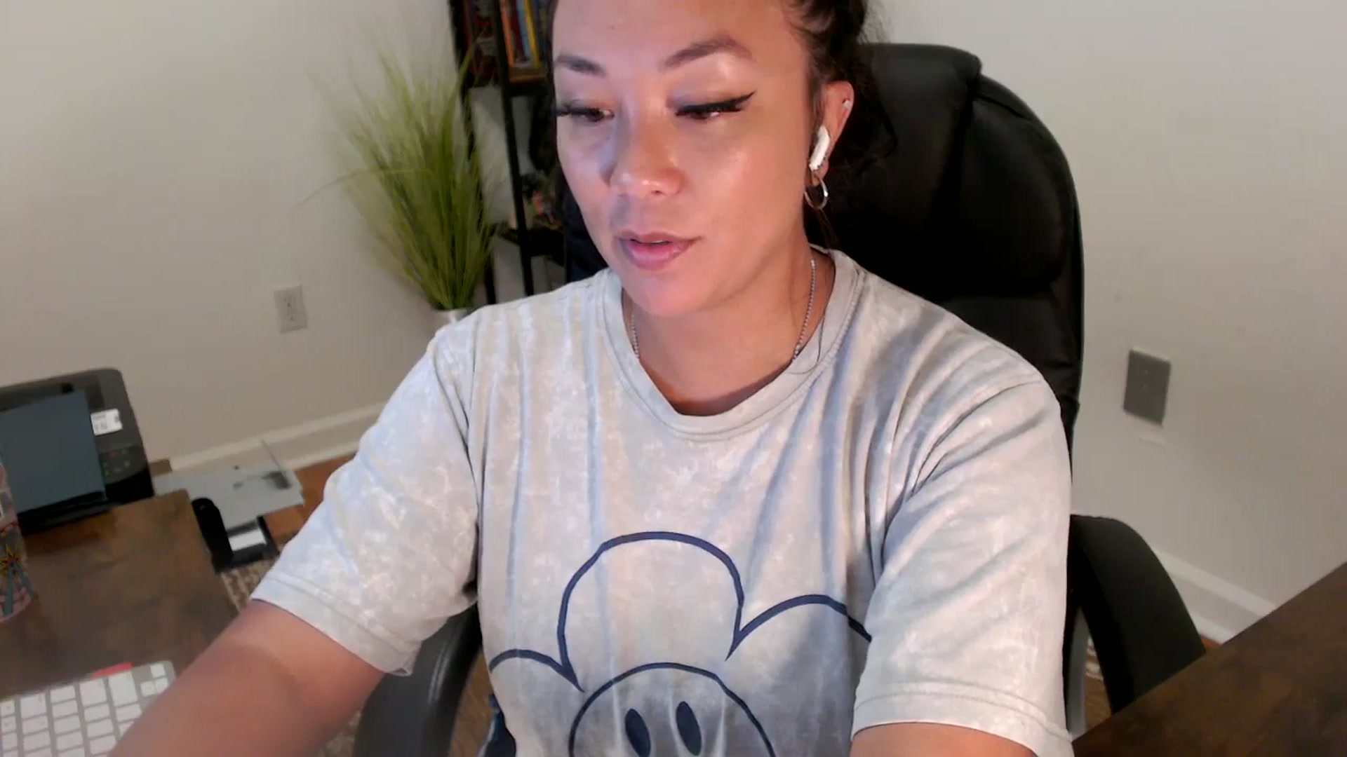 Gallery image thumbnail from MickaylaStar's myfreecams stream on, 06/27/2025, 21:15 image 2 of 20