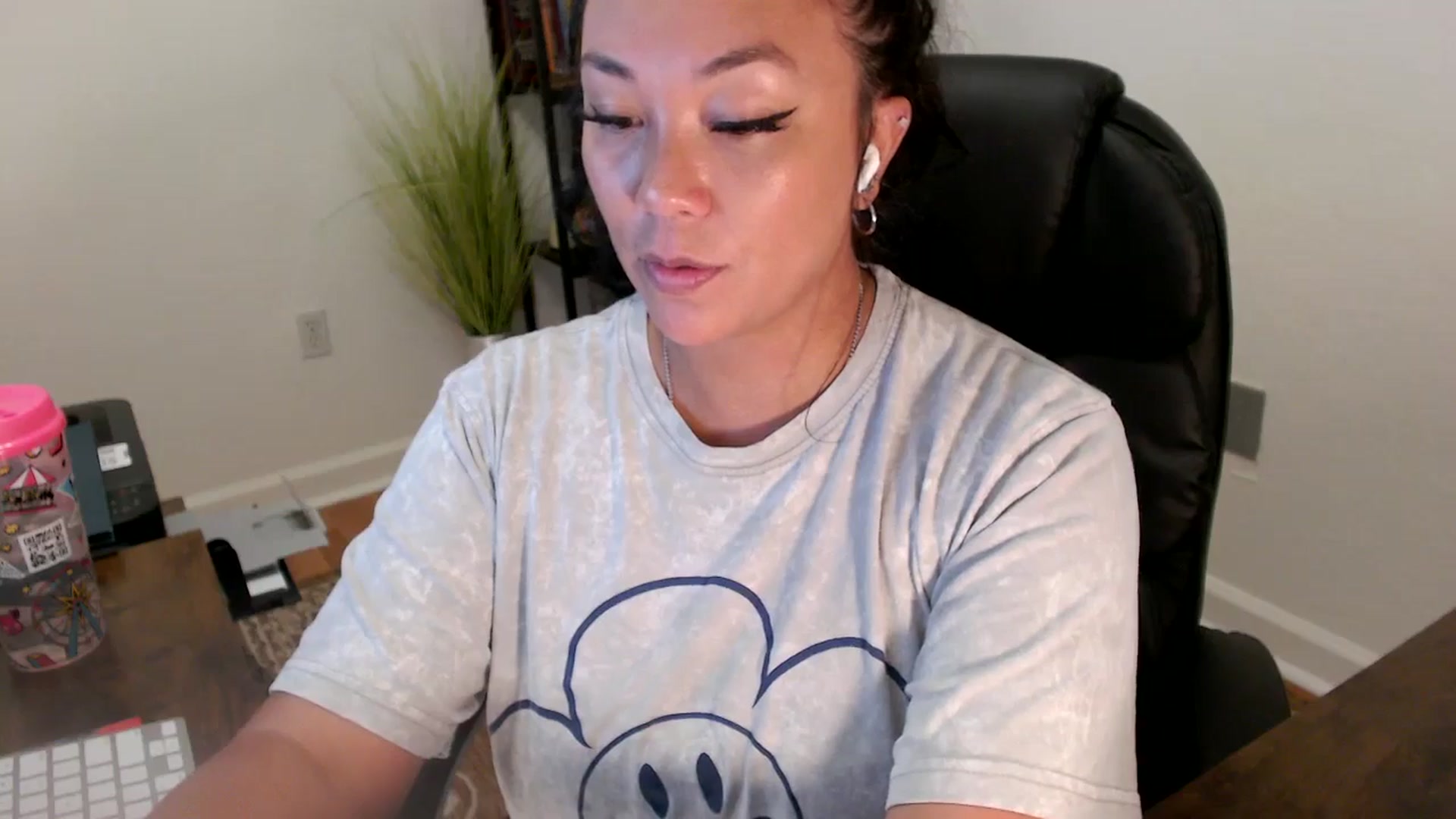 Gallery image thumbnail from MickaylaStar's myfreecams stream on, 06/27/2025, 21:15 image 13 of 20