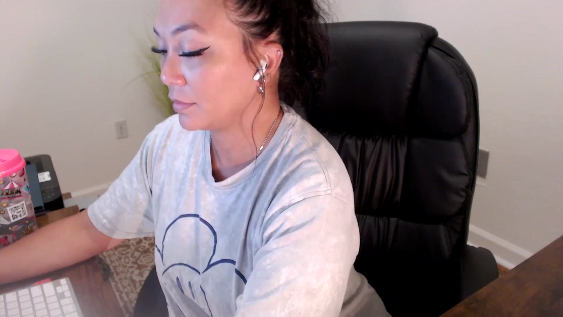 Gallery image thumbnail from MickaylaStar's myfreecams stream on, 06/27/2025, 21:15 image 17 of 20