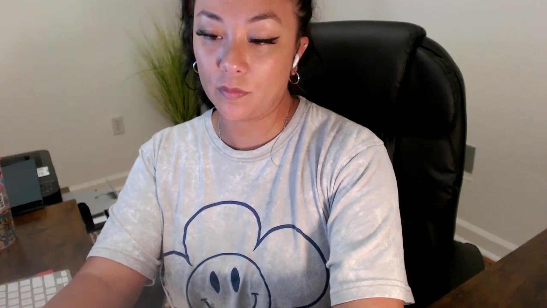 Gallery image thumbnail from MickaylaStar's myfreecams stream on, 06/27/2025, 21:15 image 10 of 20