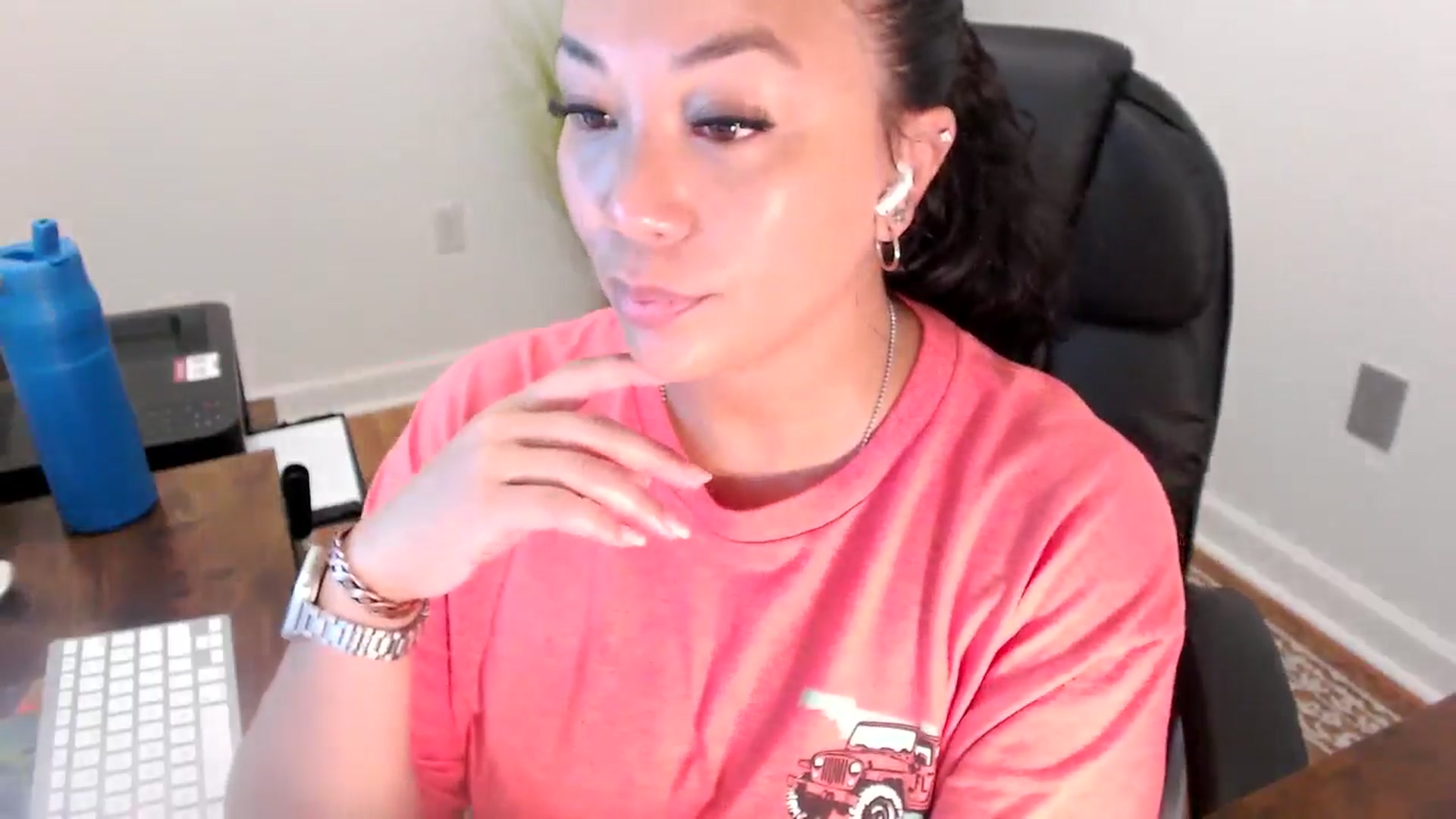 Gallery image thumbnail from MickaylaStar's myfreecams stream on, 06/30/2025, 16:16 image 15 of 20