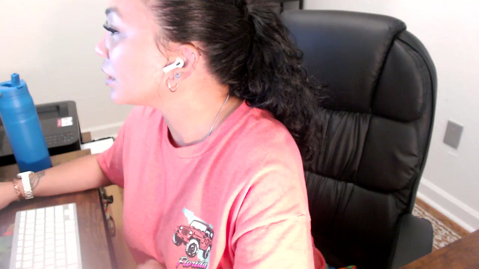 Gallery image thumbnail from MickaylaStar's myfreecams stream on, 06/30/2025, 16:16 image 12 of 20