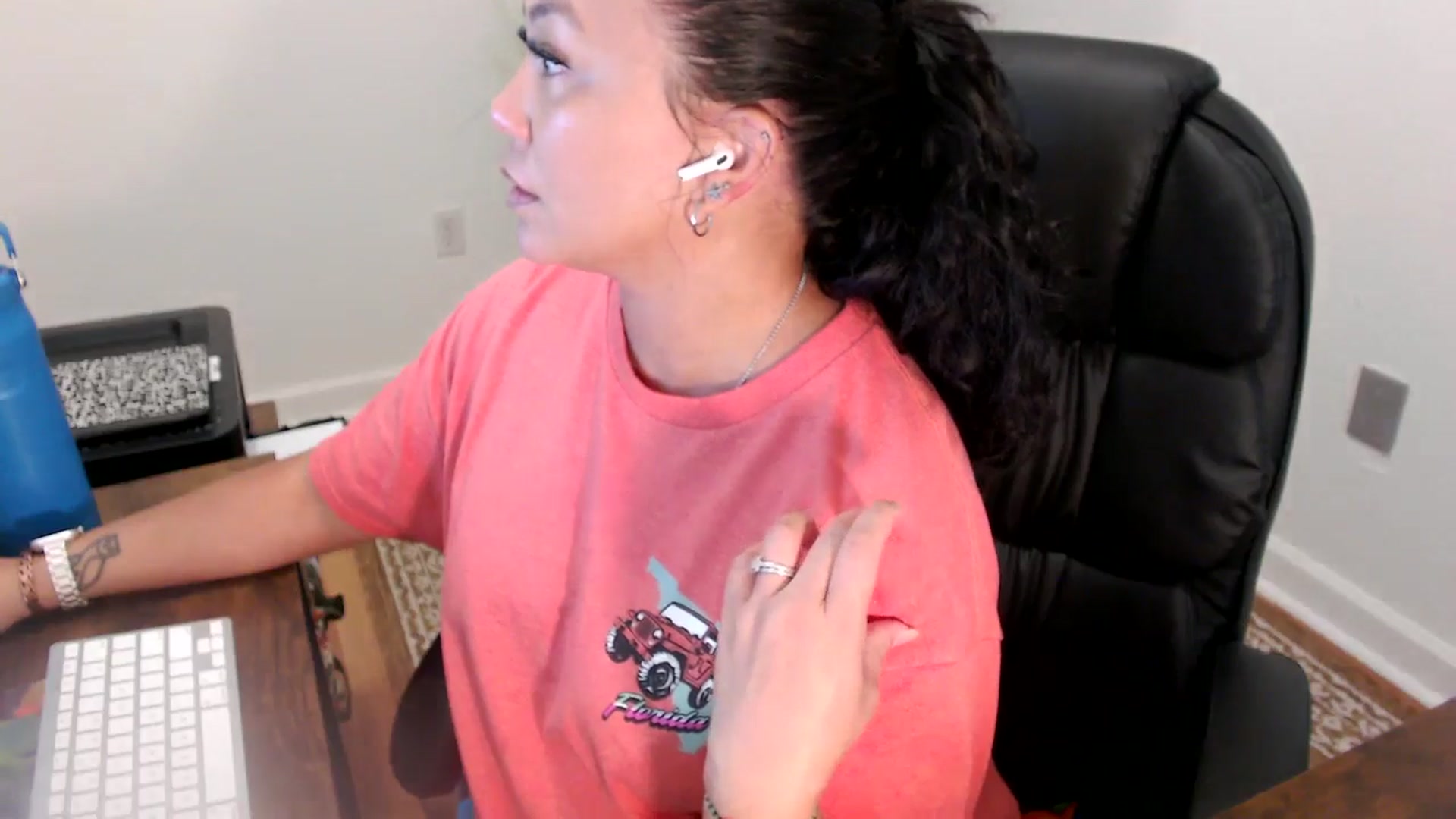 Gallery image thumbnail from MickaylaStar's myfreecams stream on, 06/30/2025, 16:16 image 5 of 20