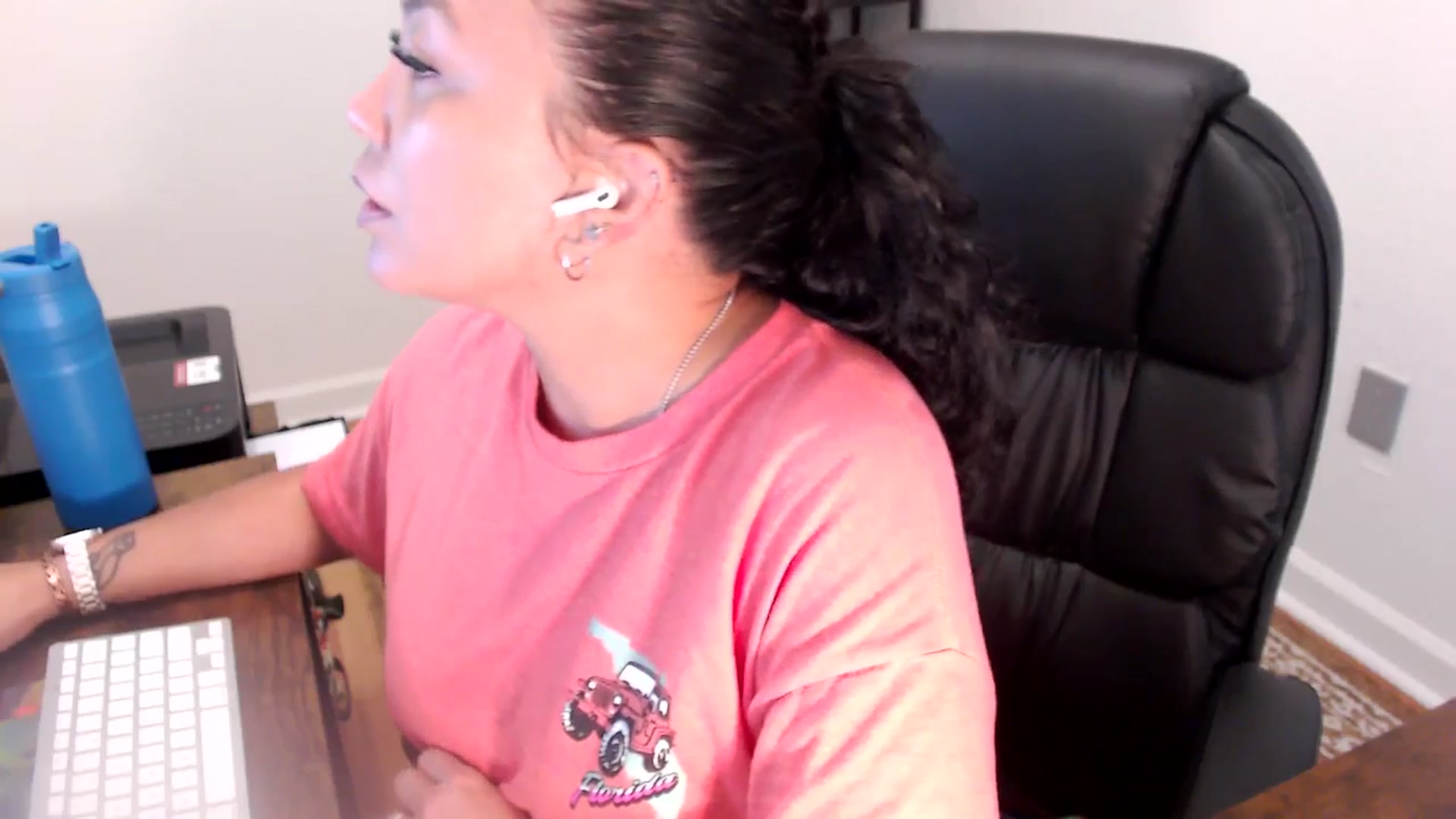 Gallery image thumbnail from MickaylaStar's myfreecams stream on, 06/30/2025, 16:16 image 10 of 20