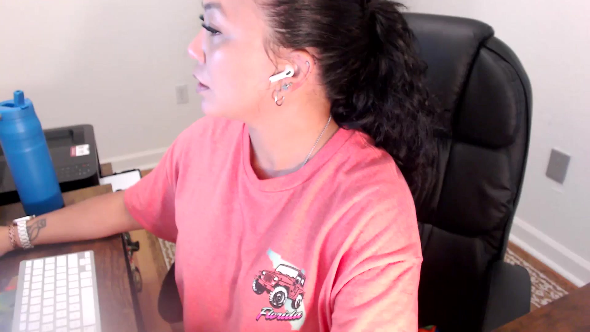 Gallery image thumbnail from MickaylaStar's myfreecams stream on, 06/30/2025, 16:16 image 9 of 20