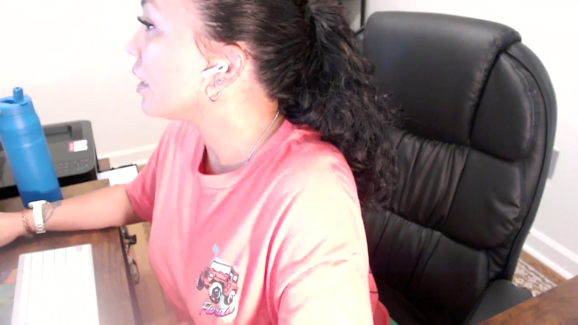 Gallery image thumbnail from MickaylaStar's myfreecams stream on, 06/30/2025, 16:16 image 14 of 20