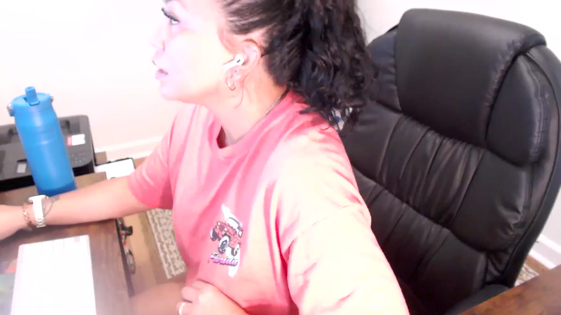 Gallery image thumbnail from MickaylaStar's myfreecams stream on, 06/30/2025, 16:47 image 8 of 20