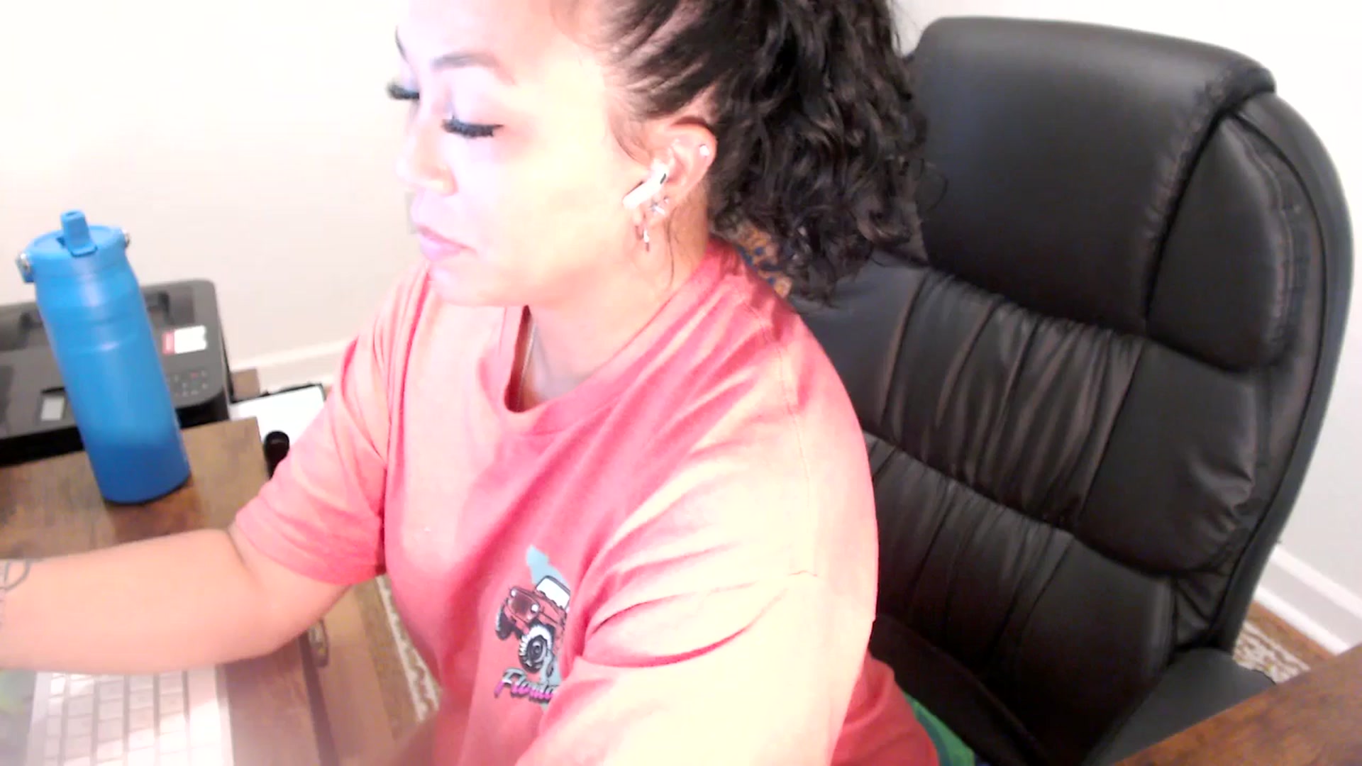 Gallery image thumbnail from MickaylaStar's myfreecams stream on, 06/30/2025, 16:47 image 17 of 20