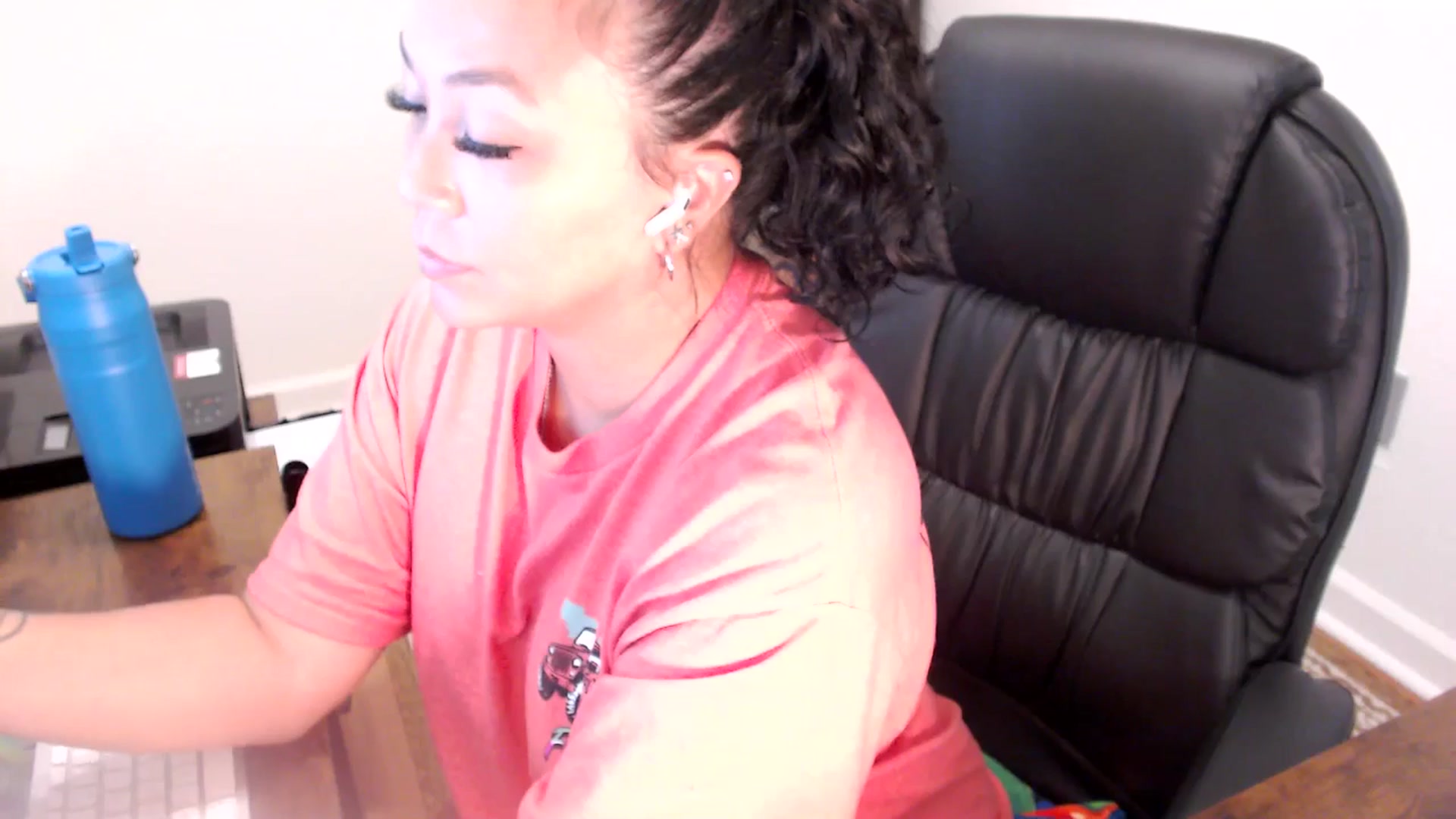 Gallery image thumbnail from MickaylaStar's myfreecams stream on, 06/30/2025, 16:47 image 15 of 20