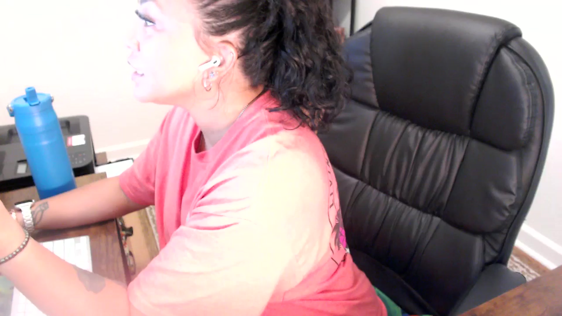 Gallery image thumbnail from MickaylaStar's myfreecams stream on, 06/30/2025, 16:47 image 2 of 20