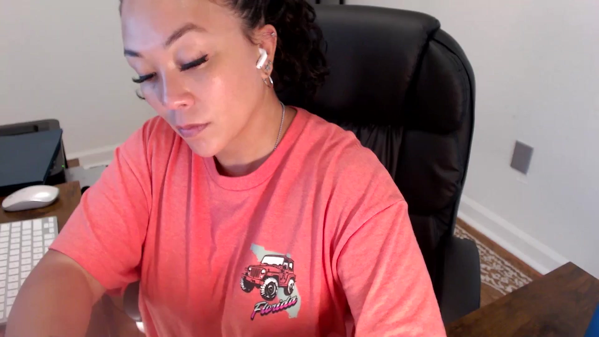 Gallery image thumbnail from MickaylaStar's myfreecams stream on, 06/30/2025, 19:51 image 7 of 20