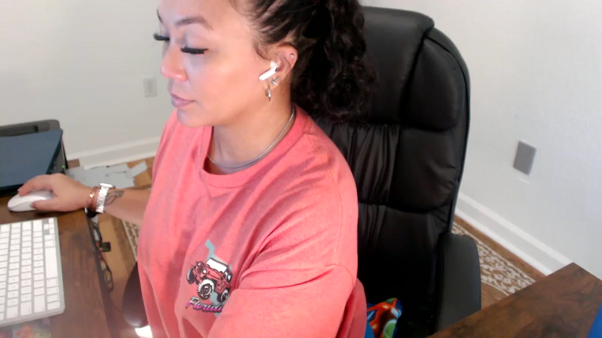 Gallery image thumbnail from MickaylaStar's myfreecams stream on, 06/30/2025, 19:51 image 12 of 20
