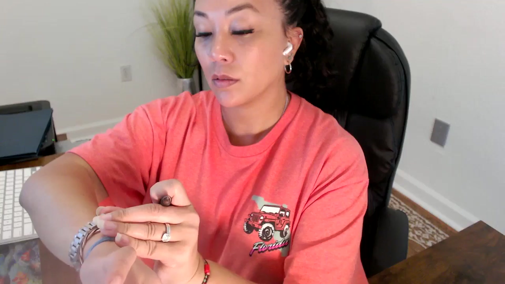 Gallery image thumbnail from MickaylaStar's myfreecams stream on, 06/30/2025, 19:51 image 5 of 20
