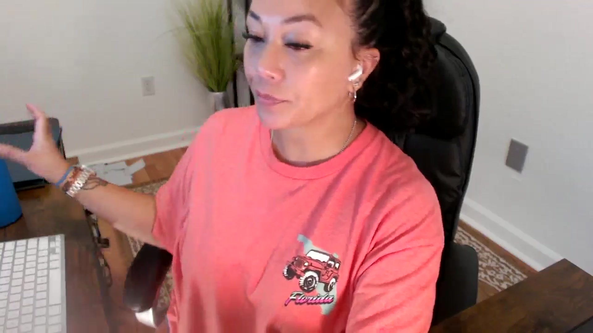 Gallery image thumbnail from MickaylaStar's myfreecams stream on, 06/30/2025, 19:51 image 2 of 20