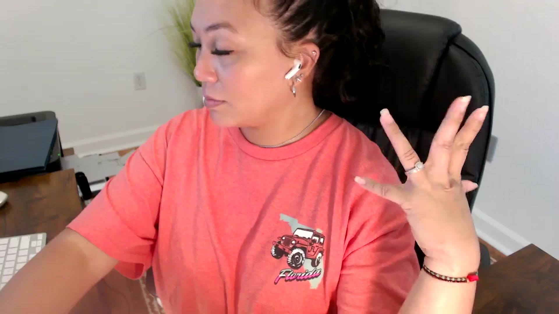 Gallery image thumbnail from MickaylaStar's myfreecams stream on, 06/30/2025, 20:19 image 19 of 20