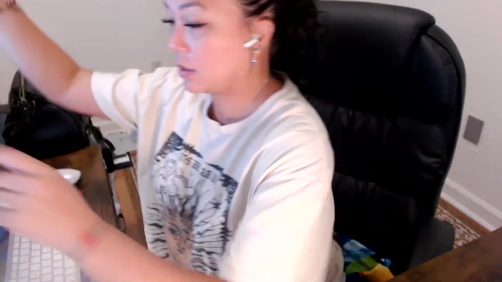 Gallery image thumbnail from MickaylaStar's myfreecams stream on, 07/01/2025, 16:25 image 20 of 20