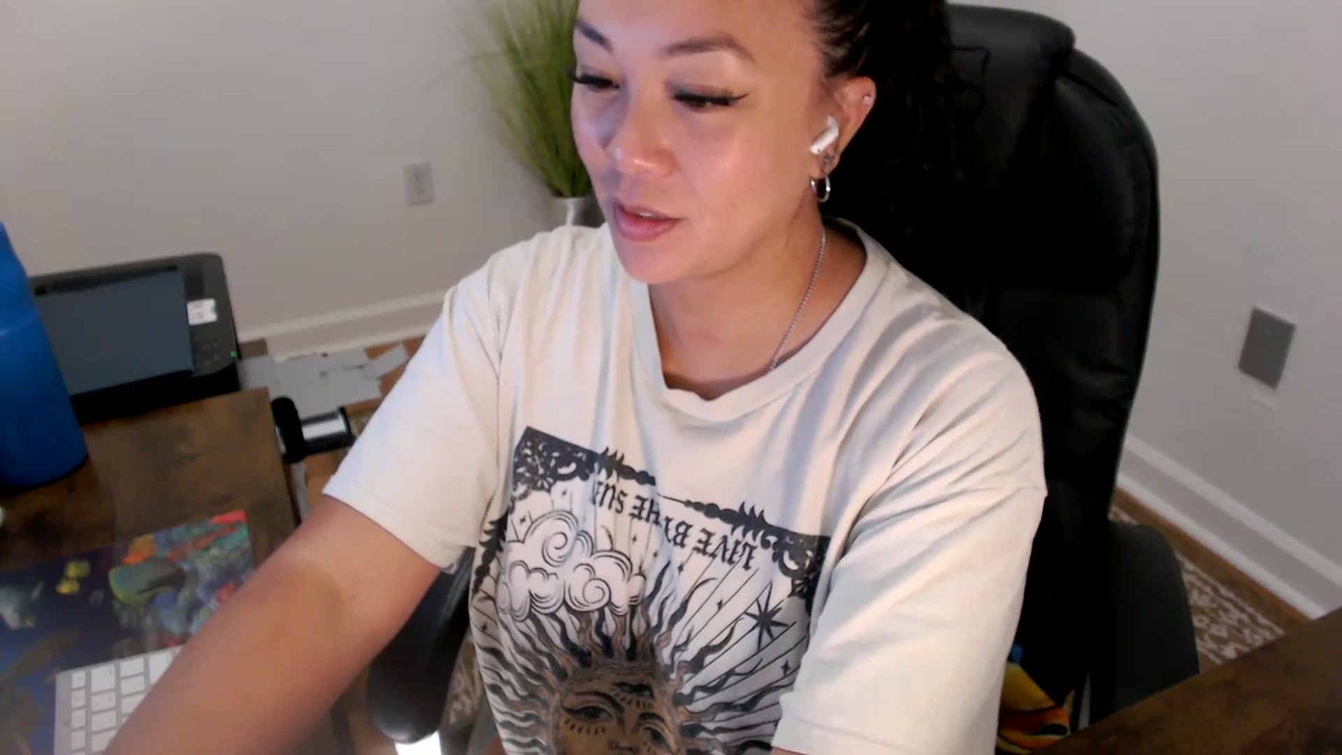 Gallery image thumbnail from MickaylaStar's myfreecams stream on, 07/01/2025, 16:25 image 4 of 20