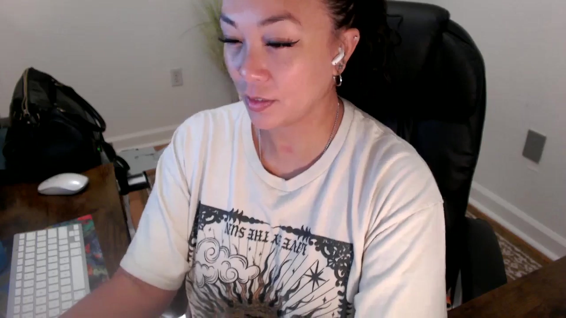 Gallery image thumbnail from MickaylaStar's myfreecams stream on, 07/01/2025, 16:25 image 16 of 20