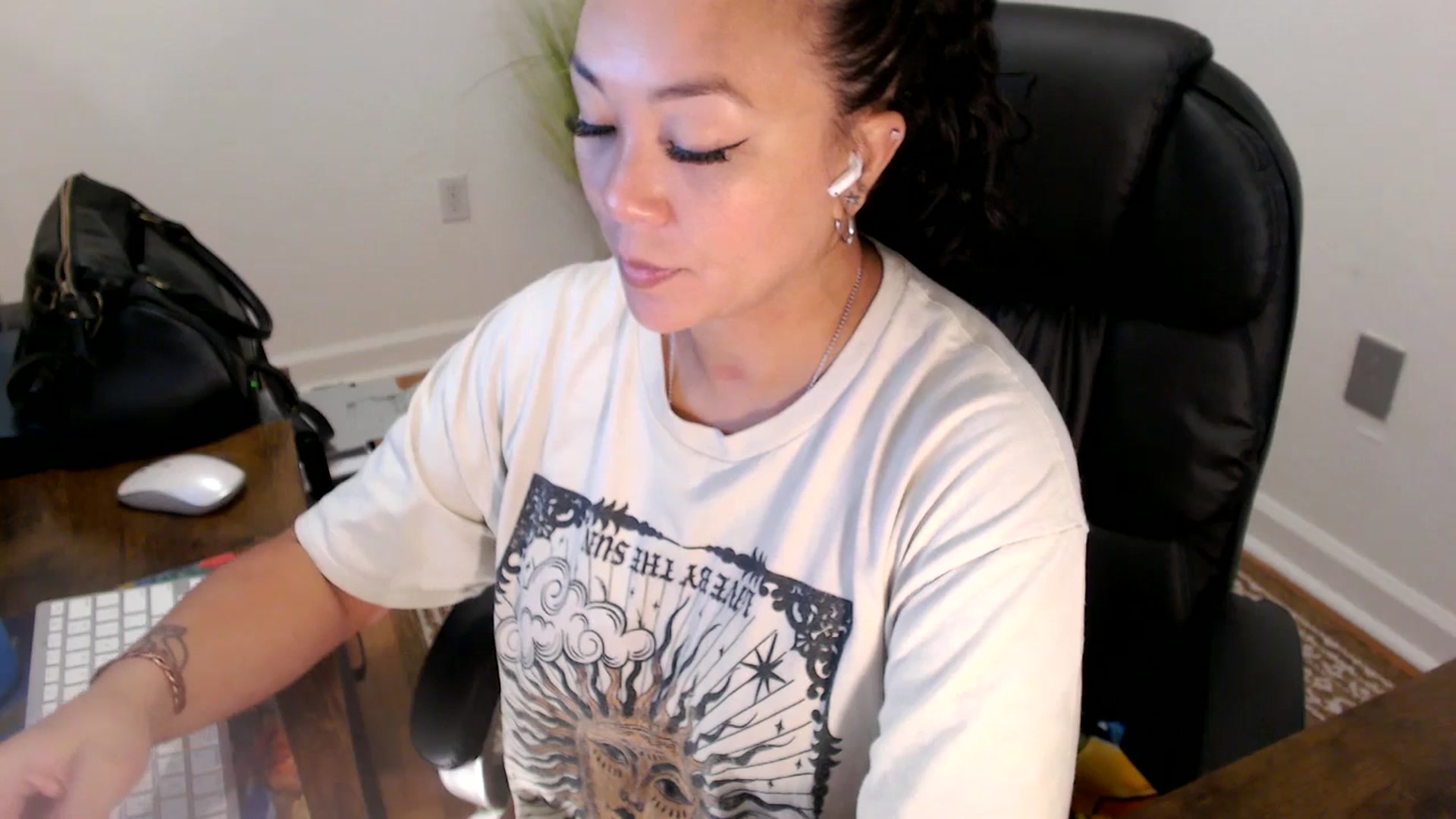 Gallery image thumbnail from MickaylaStar's myfreecams stream on, 07/01/2025, 16:25 image 15 of 20