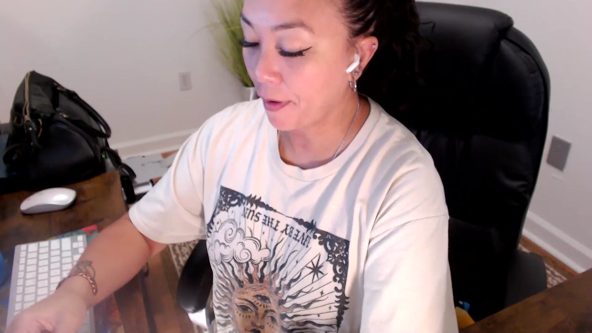 Gallery image thumbnail from MickaylaStar's myfreecams stream on, 07/01/2025, 16:48 image 3 of 20
