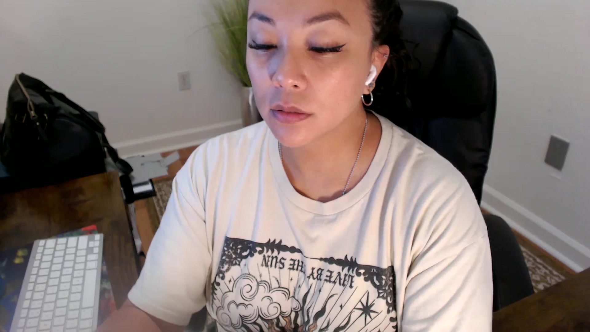 Gallery image thumbnail from MickaylaStar's myfreecams stream on, 07/01/2025, 17:08 image 7 of 20