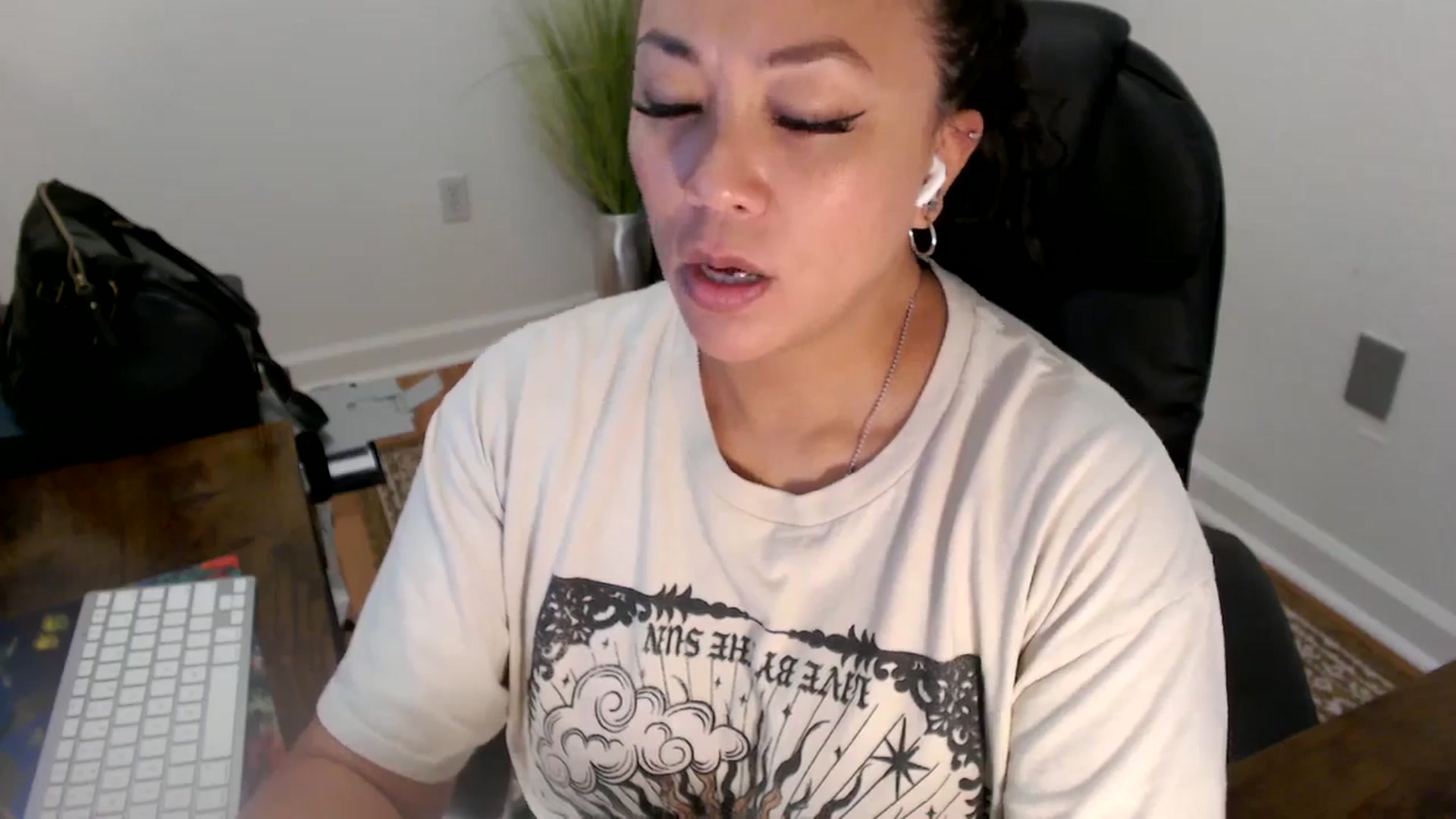 Gallery image thumbnail from MickaylaStar's myfreecams stream on, 07/01/2025, 17:08 image 14 of 20