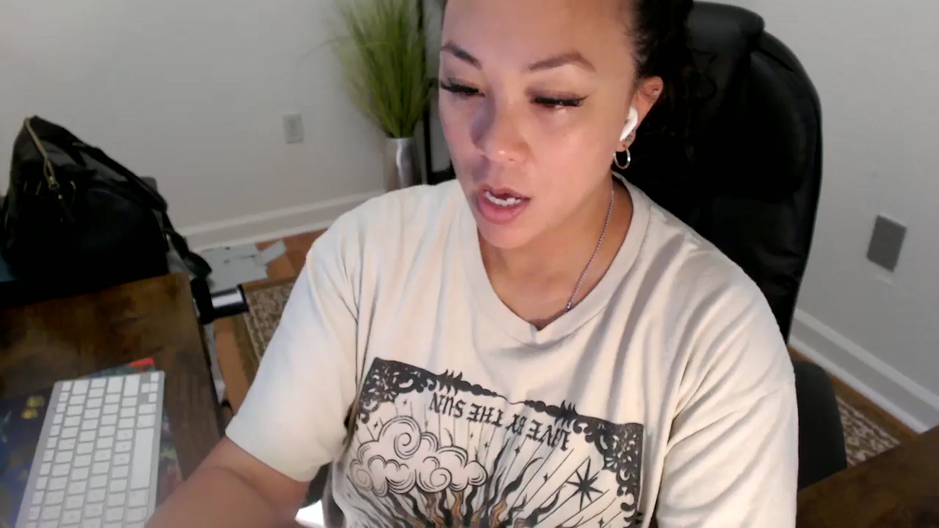 Gallery image thumbnail from MickaylaStar's myfreecams stream on, 07/01/2025, 17:08 image 15 of 20