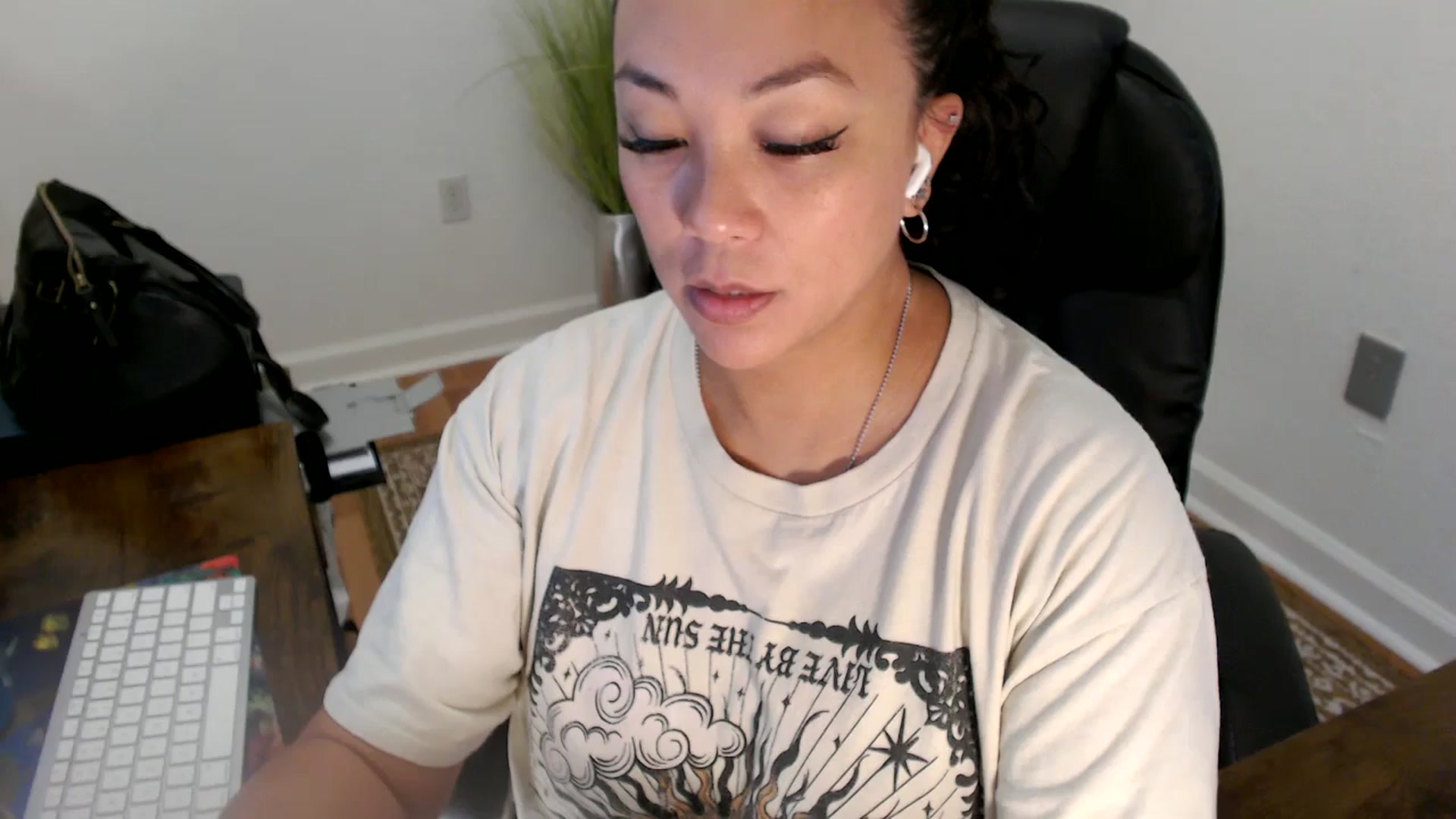 Gallery image thumbnail from MickaylaStar's myfreecams stream on, 07/01/2025, 17:08 image 9 of 20