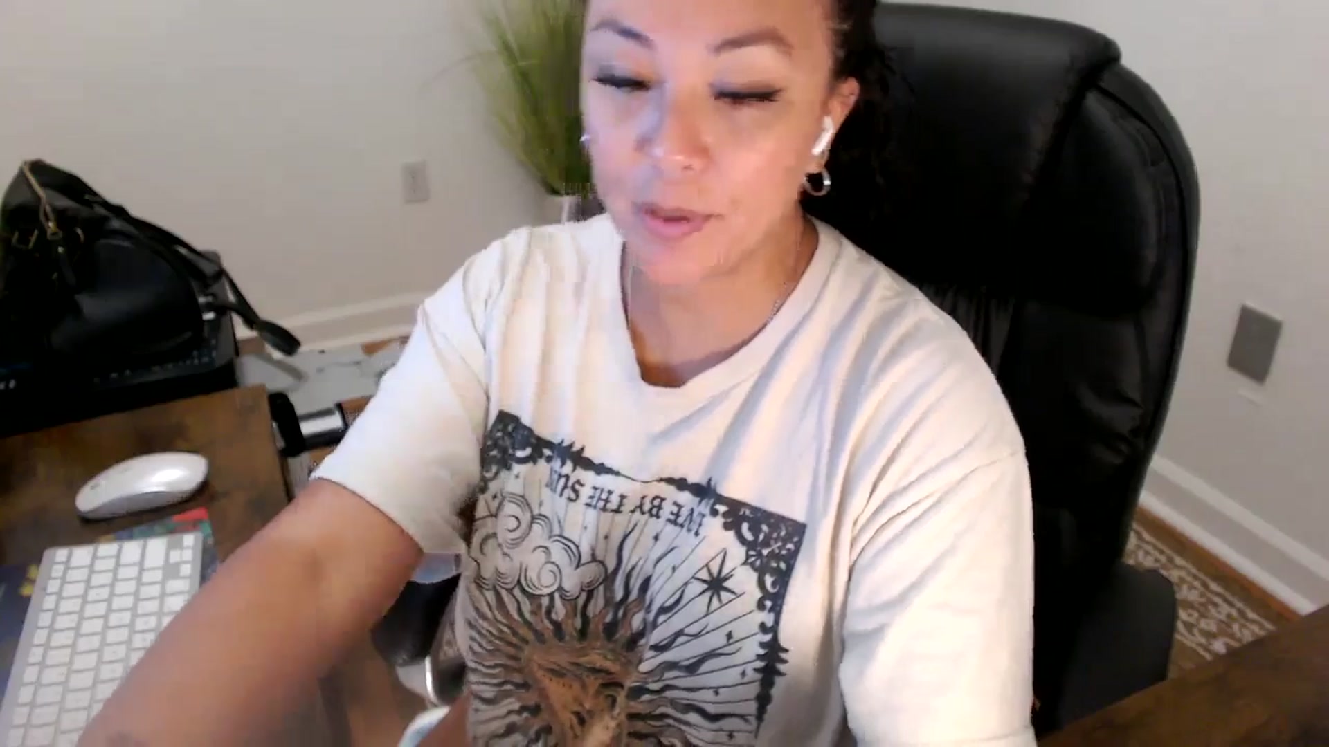 Gallery image thumbnail from MickaylaStar's myfreecams stream on, 07/01/2025, 19:13 image 19 of 20