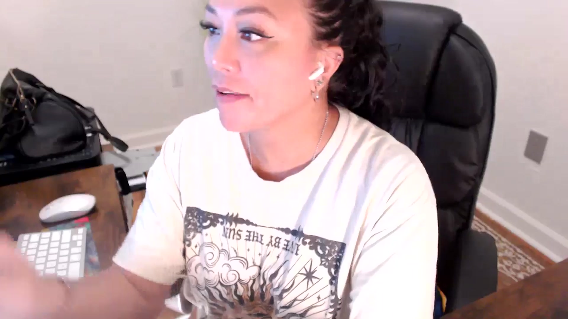 Gallery image thumbnail from MickaylaStar's myfreecams stream on, 07/01/2025, 19:13 image 14 of 20