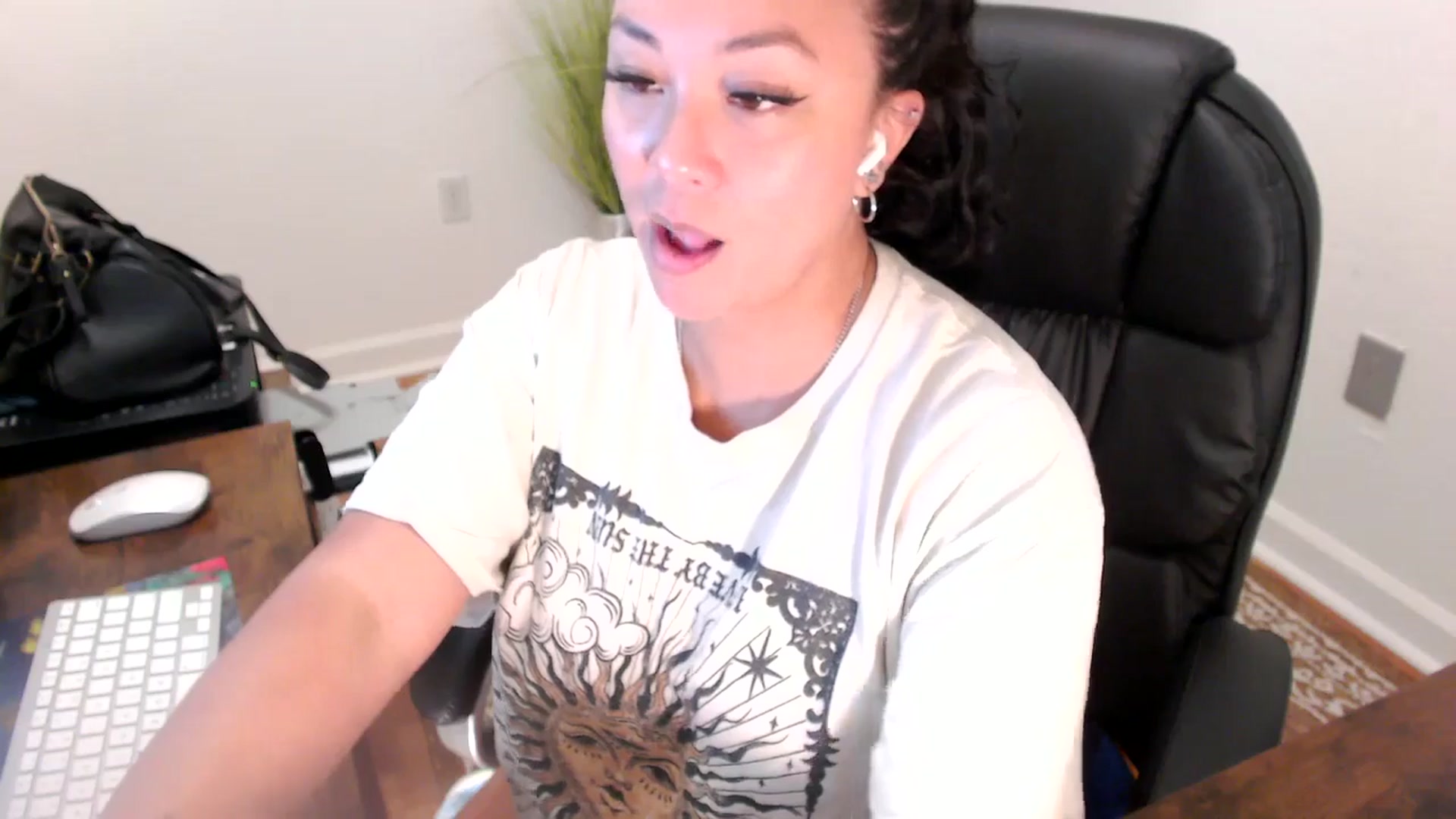Gallery image thumbnail from MickaylaStar's myfreecams stream on, 07/01/2025, 19:13 image 5 of 20