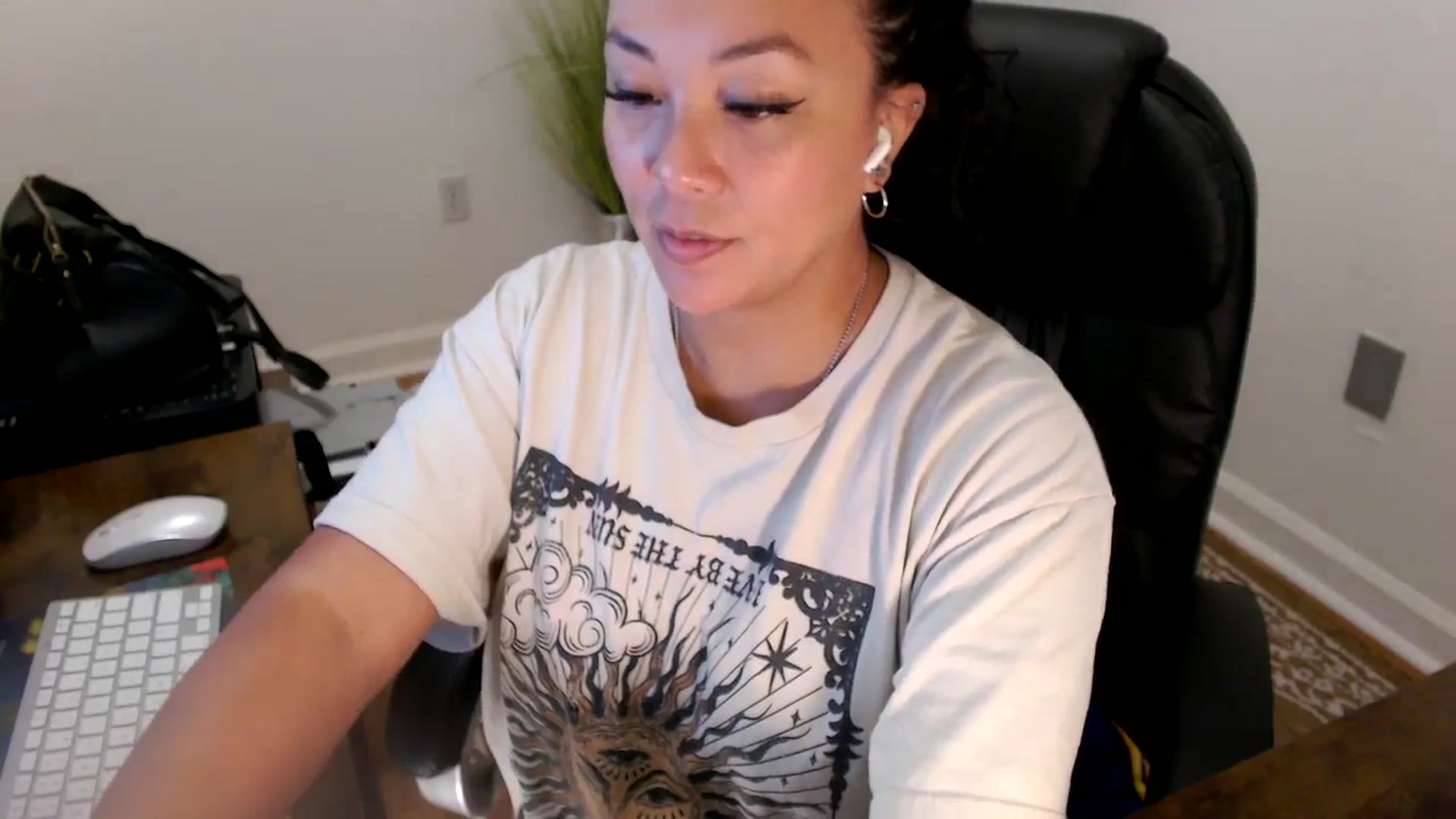 Gallery image thumbnail from MickaylaStar's myfreecams stream on, 07/01/2025, 19:13 image 18 of 20