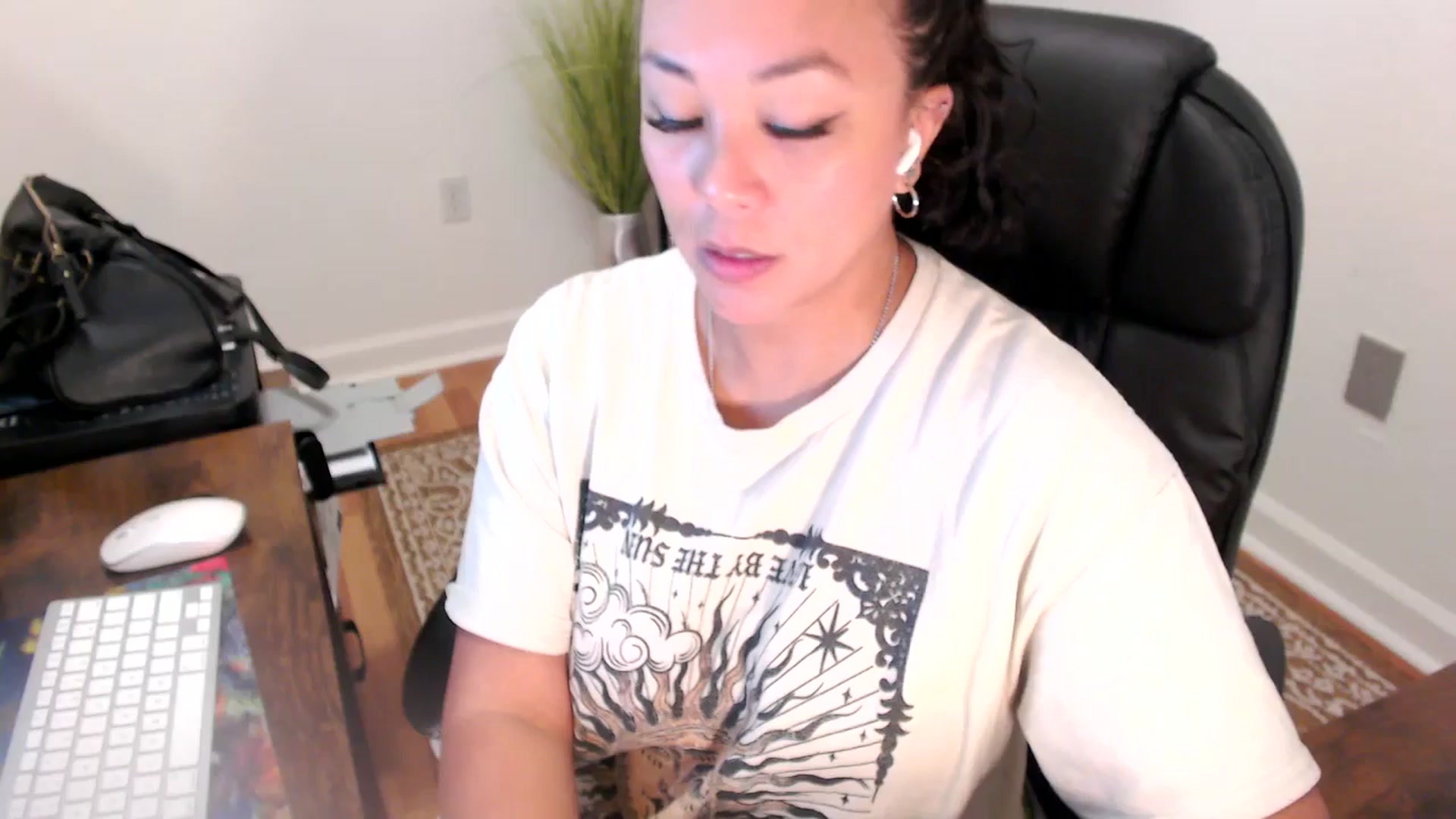 Gallery image thumbnail from MickaylaStar's myfreecams stream on, 07/01/2025, 19:13 image 16 of 20