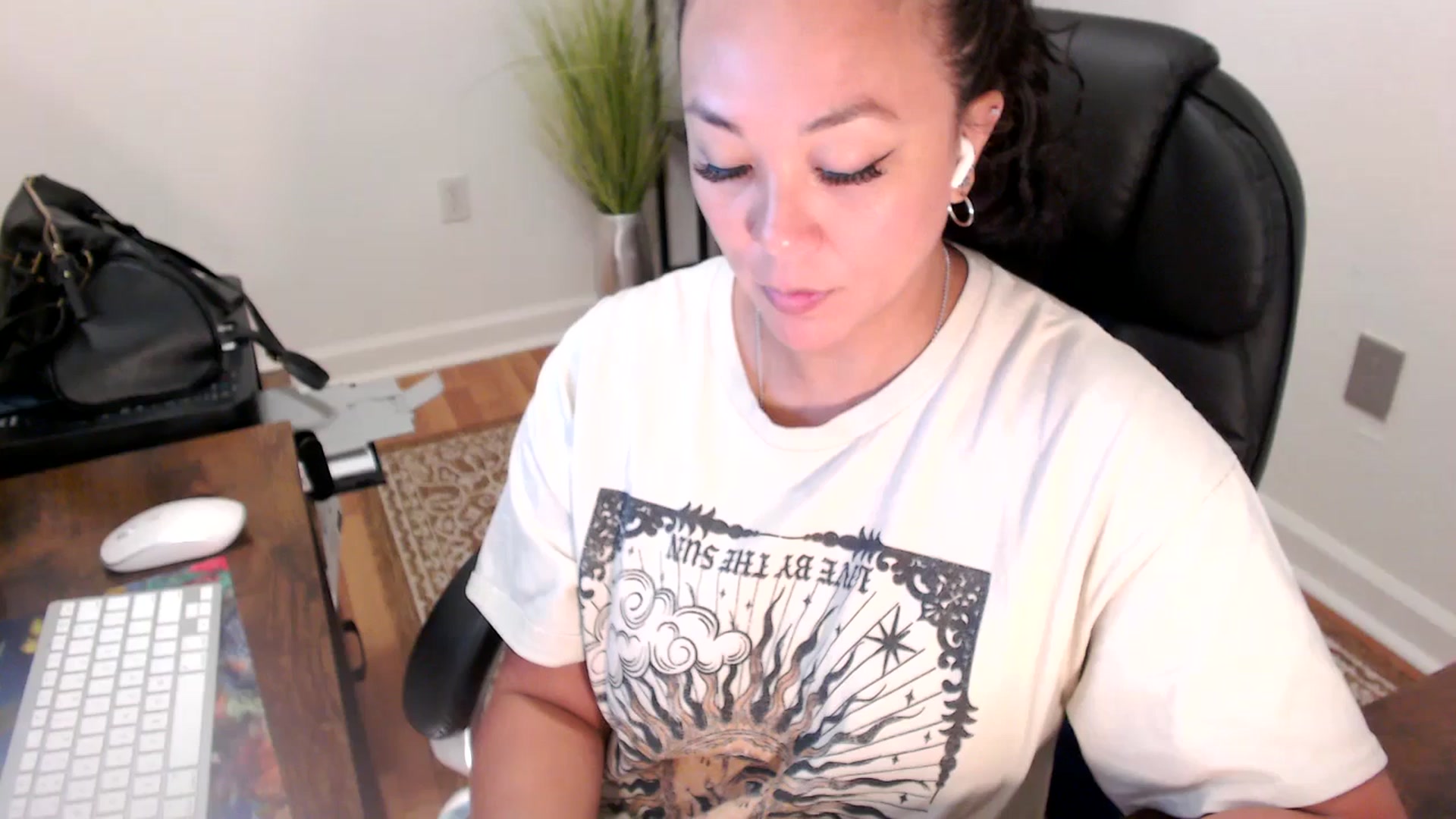 Gallery image thumbnail from MickaylaStar's myfreecams stream on, 07/01/2025, 19:13 image 17 of 20