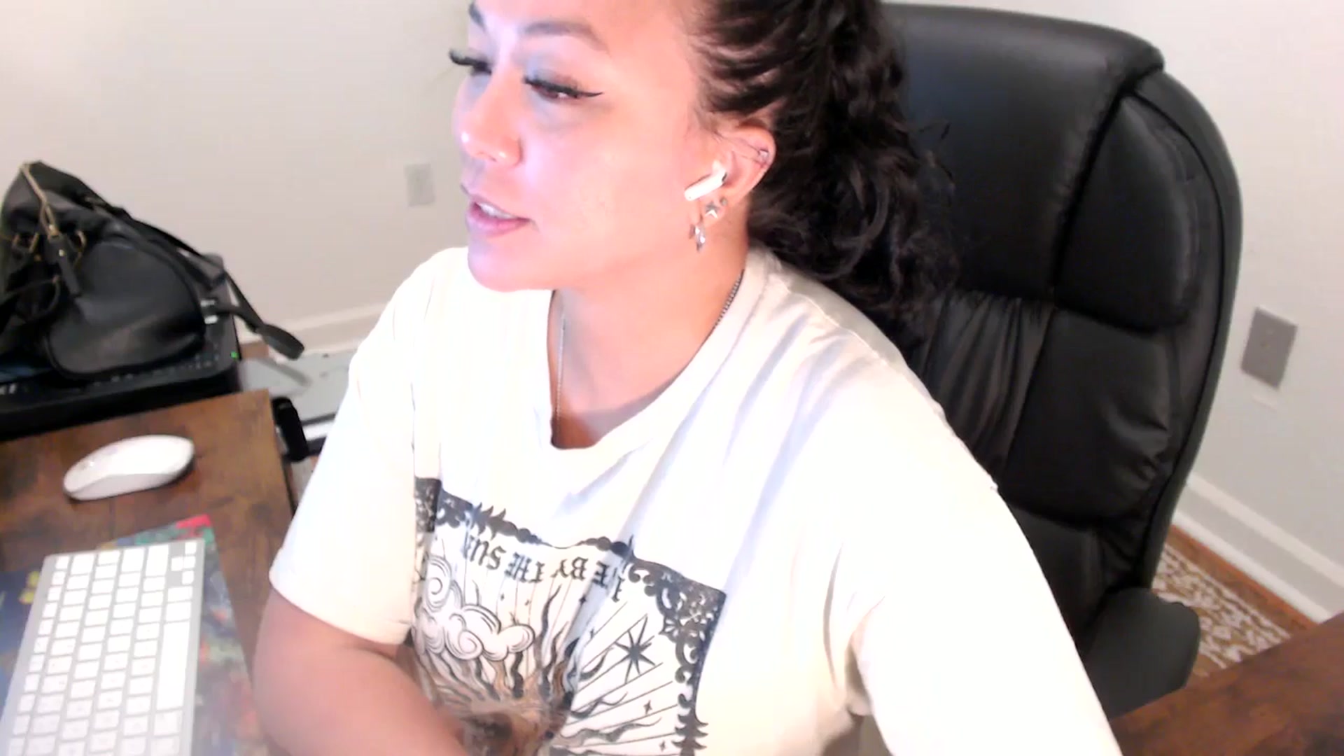 Gallery image thumbnail from MickaylaStar's myfreecams stream on, 07/01/2025, 19:13 image 4 of 20