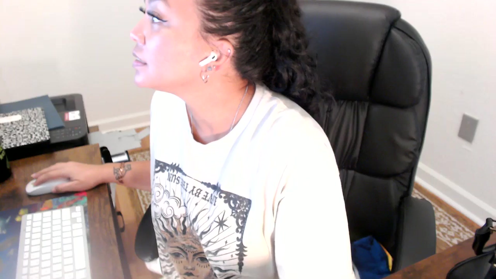 Gallery image thumbnail from MickaylaStar's myfreecams stream on, 07/01/2025, 20:10 image 14 of 20