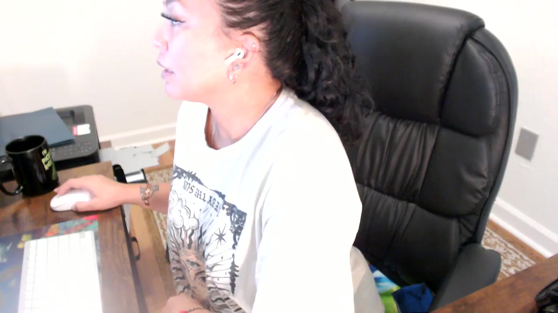 Gallery image thumbnail from MickaylaStar's myfreecams stream on, 07/01/2025, 20:10 image 11 of 20