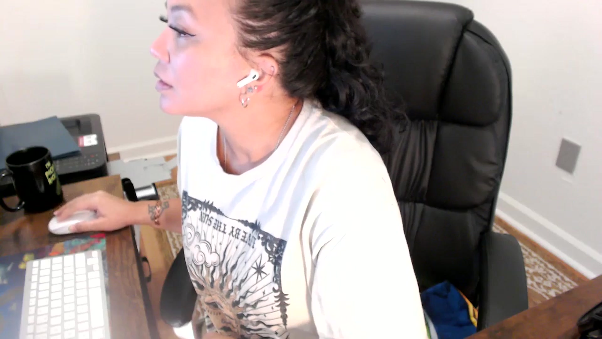 Gallery image thumbnail from MickaylaStar's myfreecams stream on, 07/01/2025, 20:10 image 12 of 20