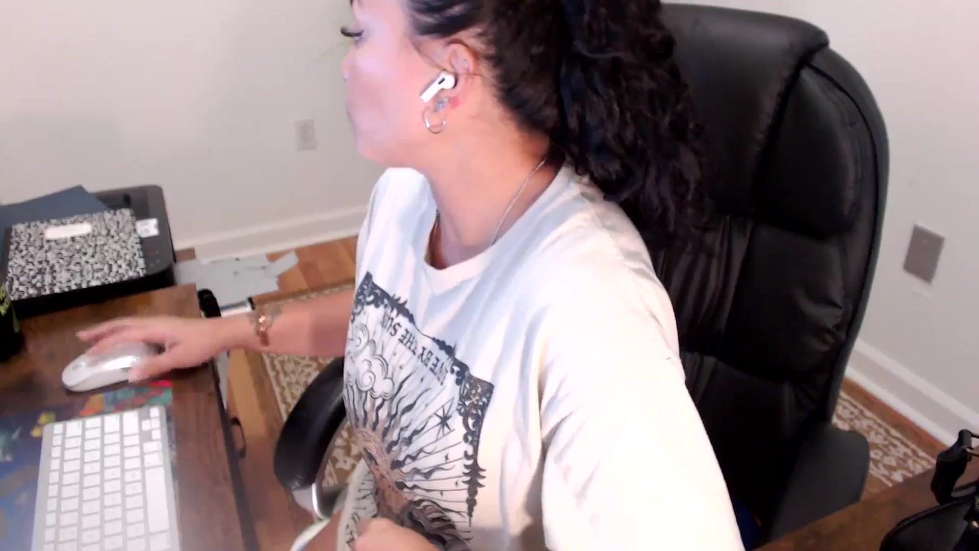 Gallery image thumbnail from MickaylaStar's myfreecams stream on, 07/01/2025, 20:10 image 17 of 20