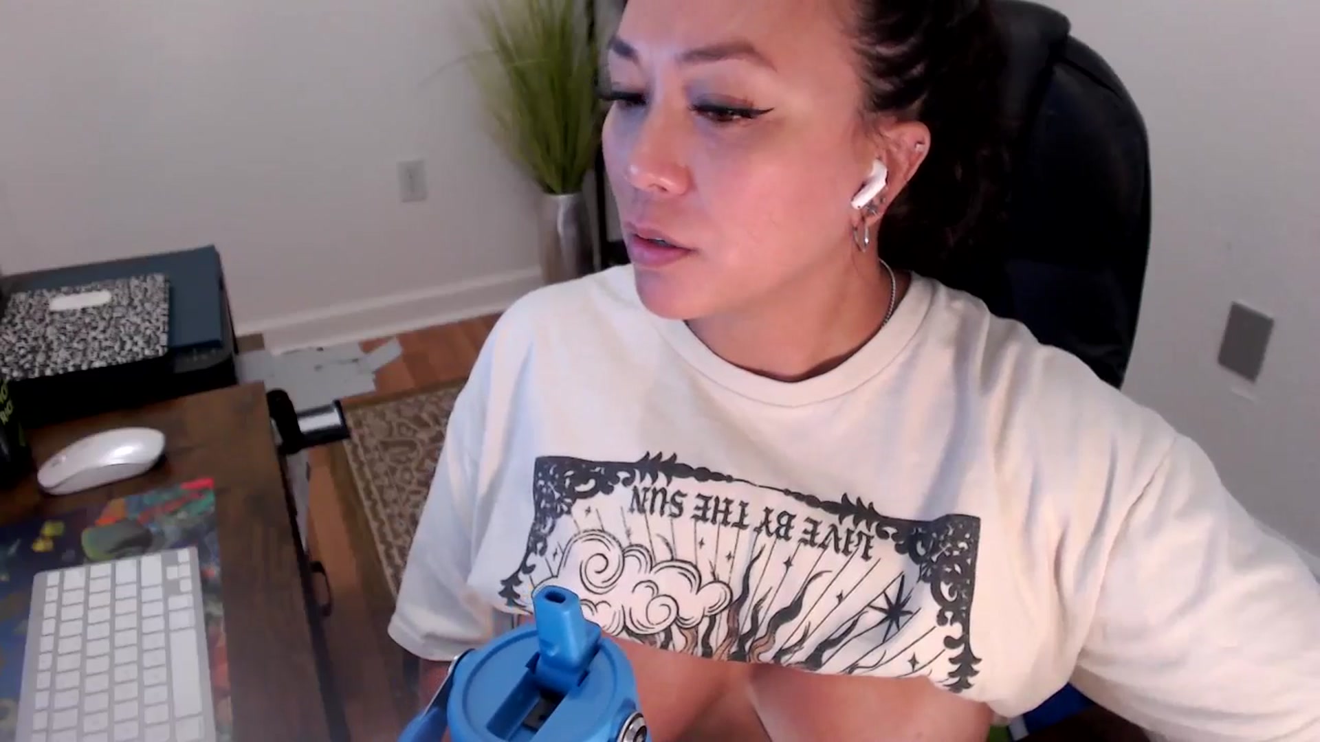 Gallery image thumbnail from MickaylaStar's myfreecams stream on, 07/01/2025, 21:04 image 12 of 20