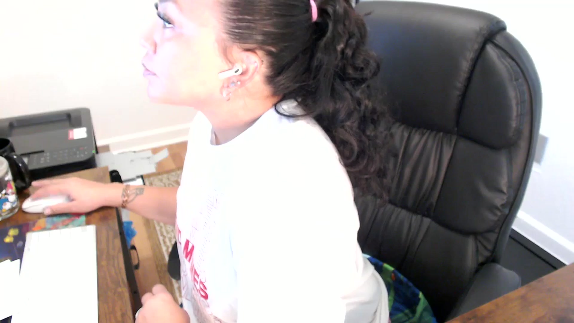 Gallery image thumbnail from MickaylaStar's myfreecams stream on, 07/02/2025, 16:42 image 15 of 20