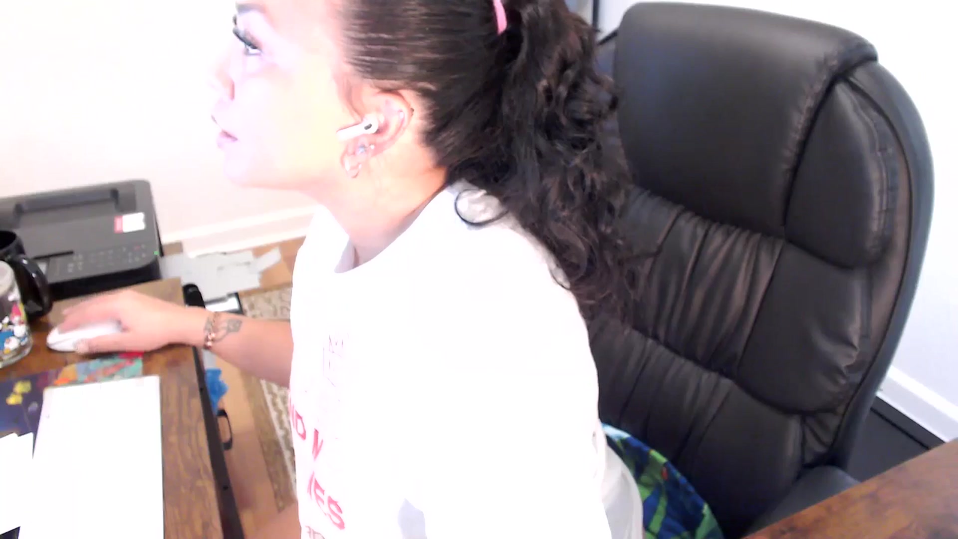 Gallery image thumbnail from MickaylaStar's myfreecams stream on, 07/02/2025, 16:42 image 17 of 20