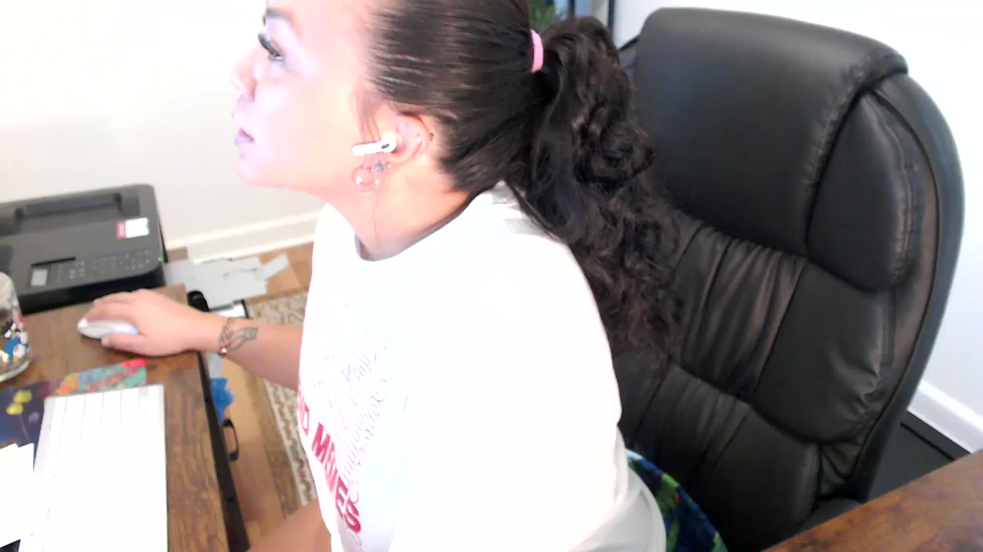 Gallery image thumbnail from MickaylaStar's myfreecams stream on, 07/02/2025, 16:42 image 8 of 20