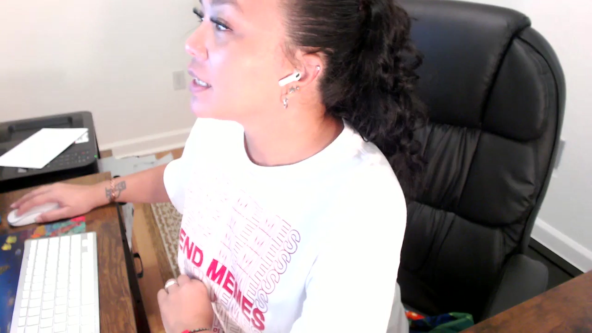 Gallery image thumbnail from MickaylaStar's myfreecams stream on, 07/02/2025, 19:06 image 2 of 20