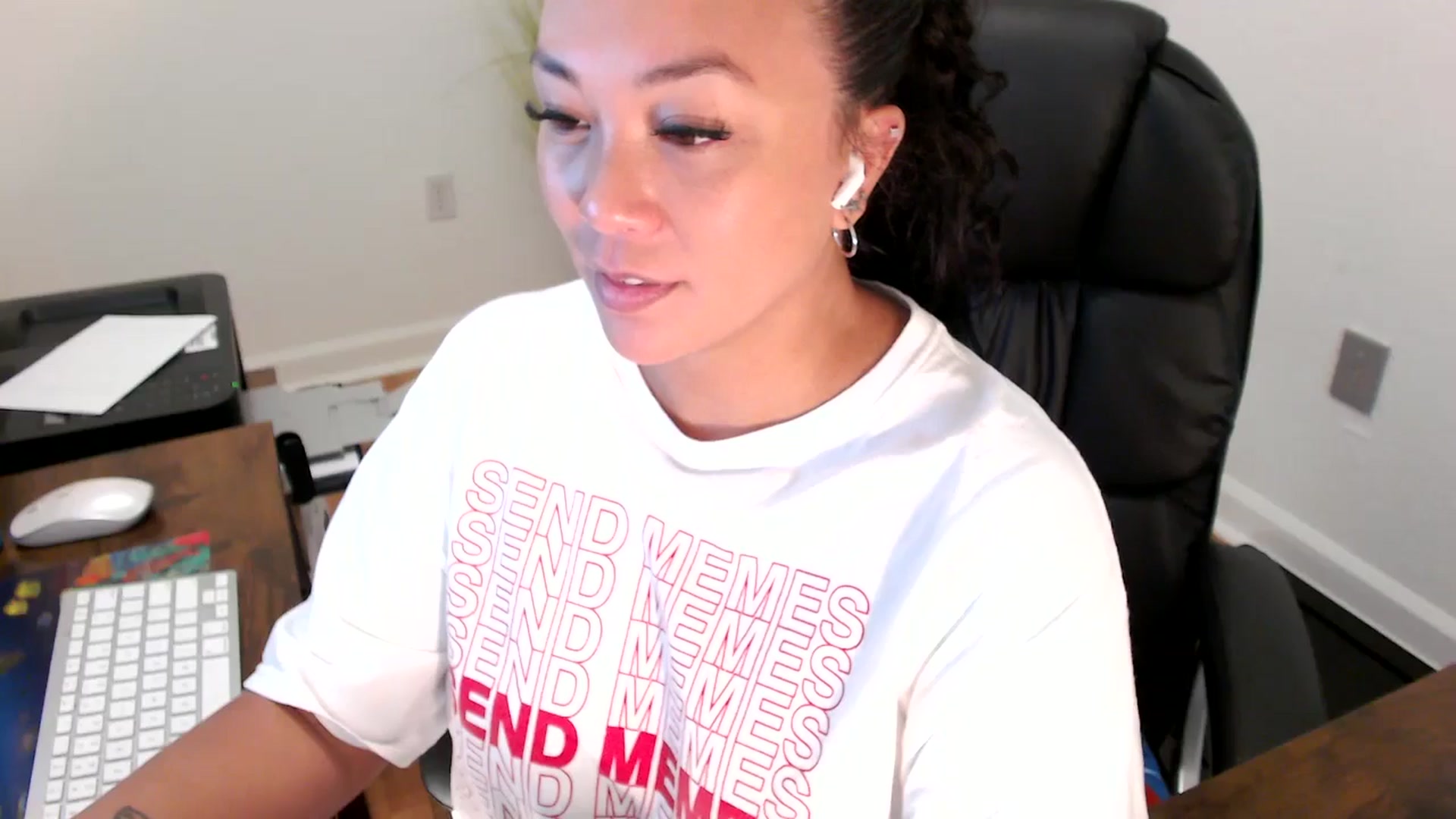 Gallery image thumbnail from MickaylaStar's myfreecams stream on, 07/02/2025, 19:06 image 4 of 20