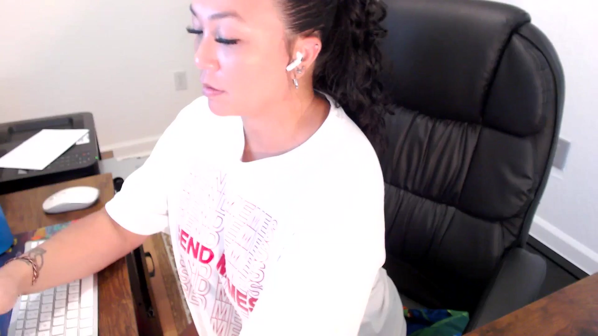Gallery image thumbnail from MickaylaStar's myfreecams stream on, 07/02/2025, 19:45 image 20 of 20