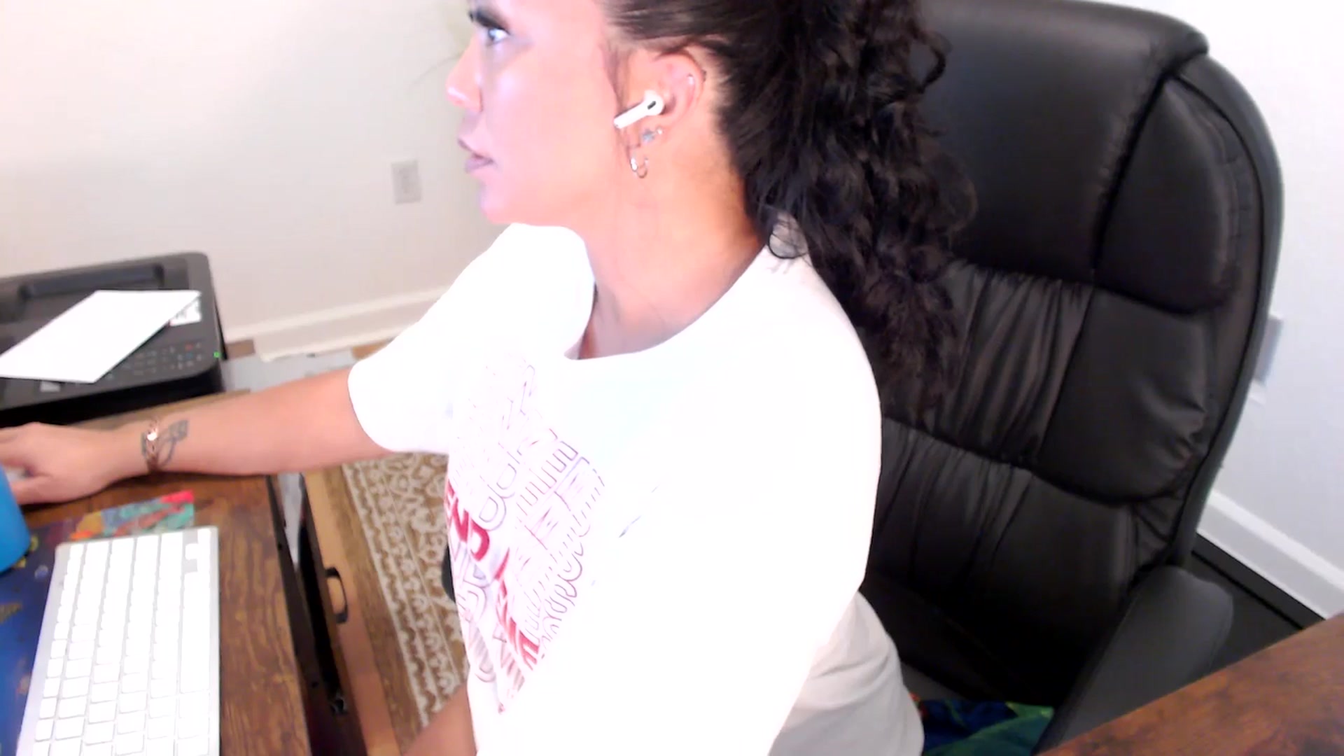 Gallery image thumbnail from MickaylaStar's myfreecams stream on, 07/02/2025, 19:45 image 12 of 20