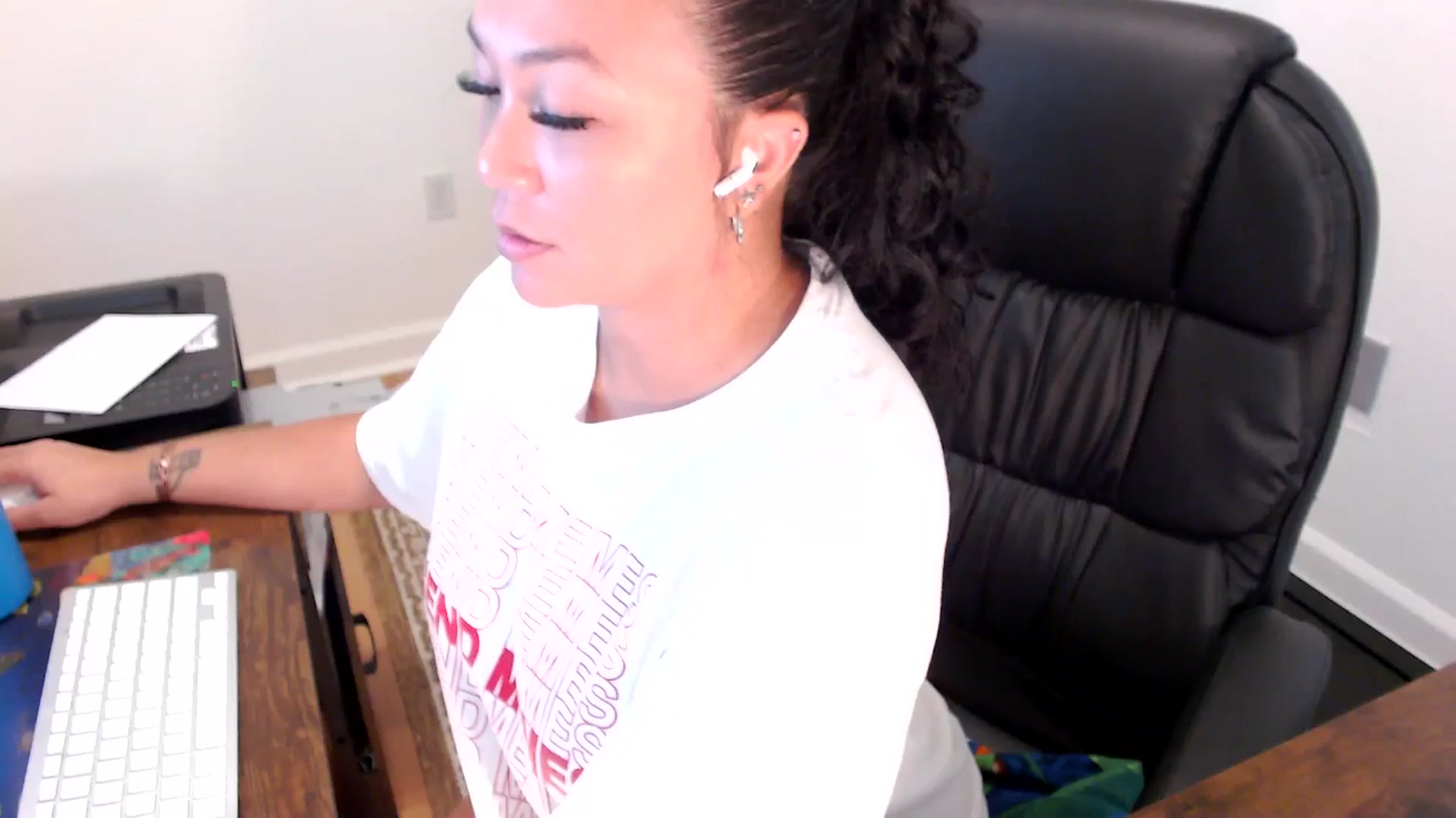 Gallery image thumbnail from MickaylaStar's myfreecams stream on, 07/02/2025, 19:45 image 7 of 20